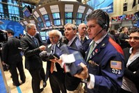 Giới đầu tư thấp thỏm chờ đợi dữ liệu CPI